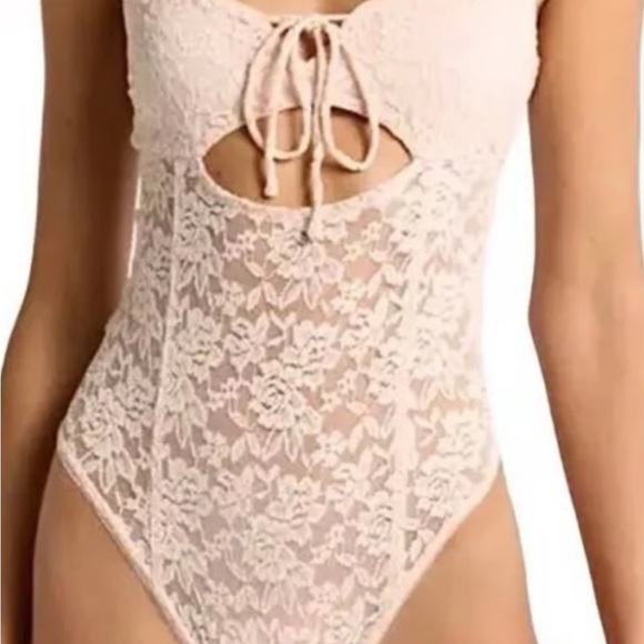 Free People Other - NWT Free People Lace Keyhole Bodysuit in Blush